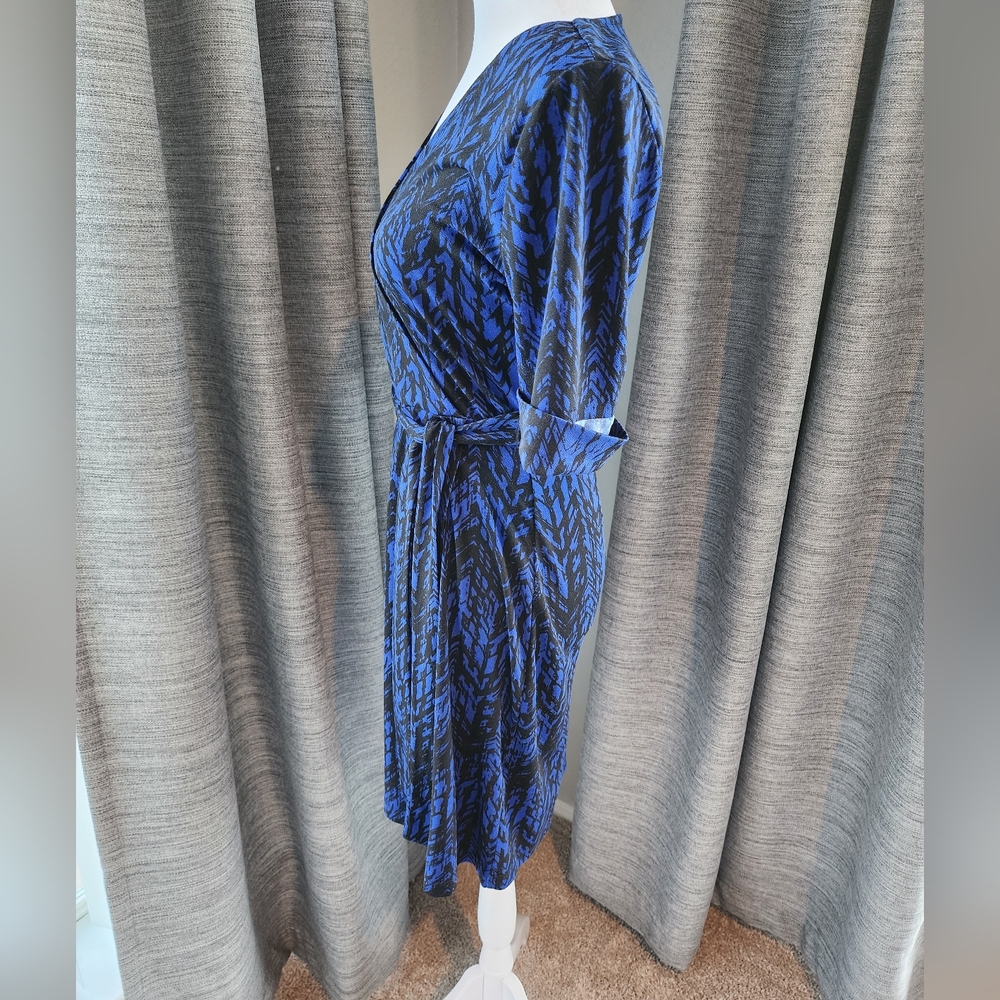 Blue/black print faux-wrap dress - Picture 12 of 12